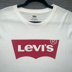 Levi’s T-shirt